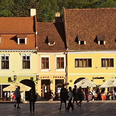 4 Rooms Piata Sfatului Brasov Ngoại thất bức ảnh