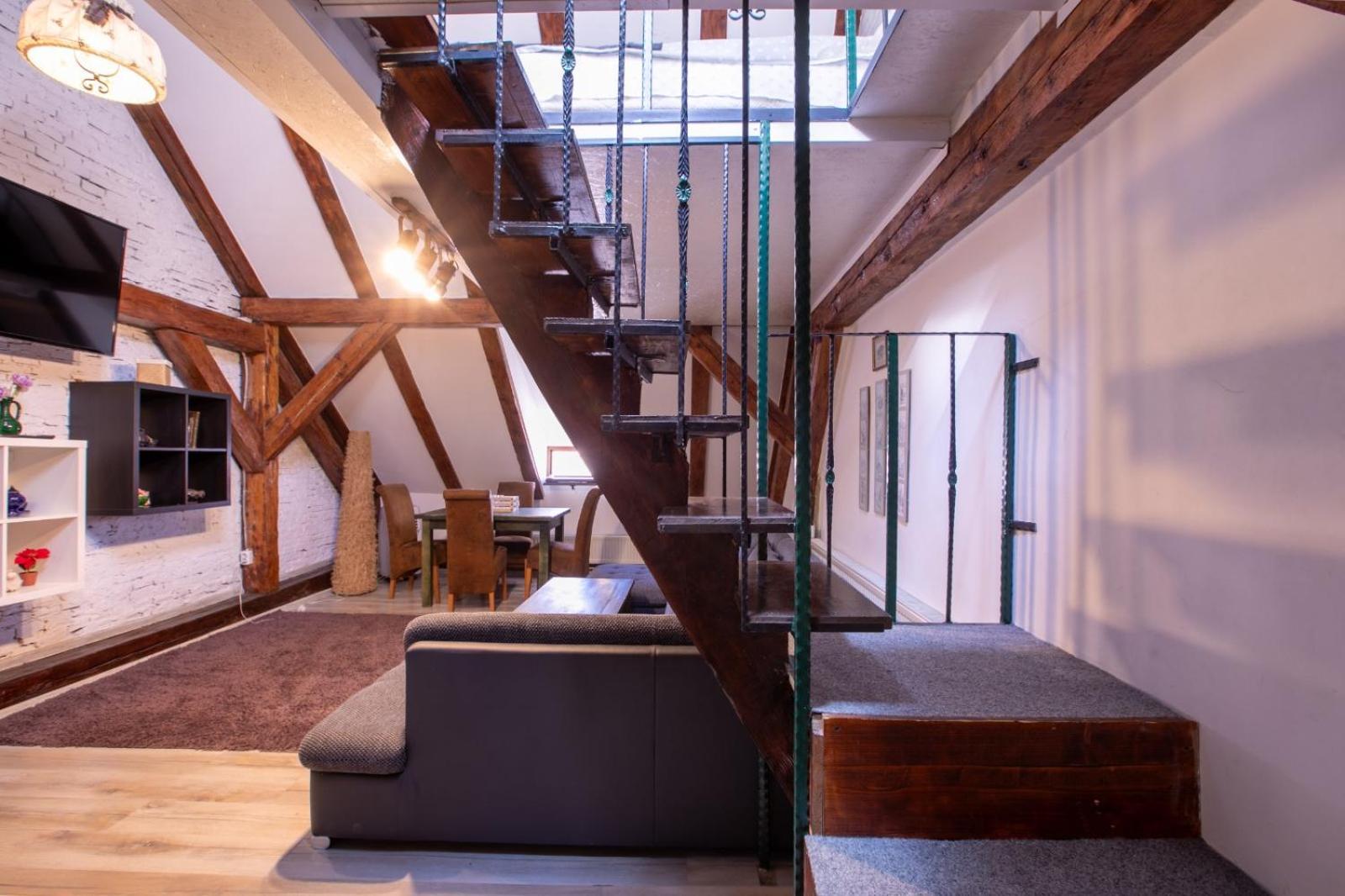 4 Rooms Piata Sfatului Brasov Ngoại thất bức ảnh