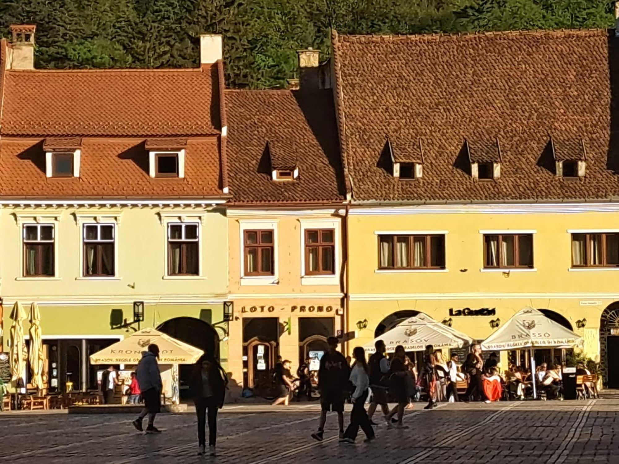 4 Rooms Piata Sfatului Brasov Ngoại thất bức ảnh