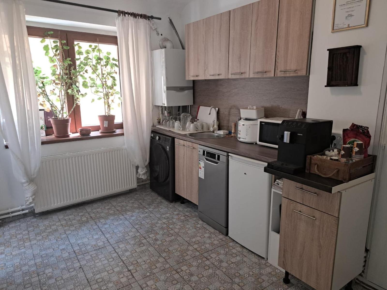 4 Rooms Piata Sfatului Brasov Ngoại thất bức ảnh